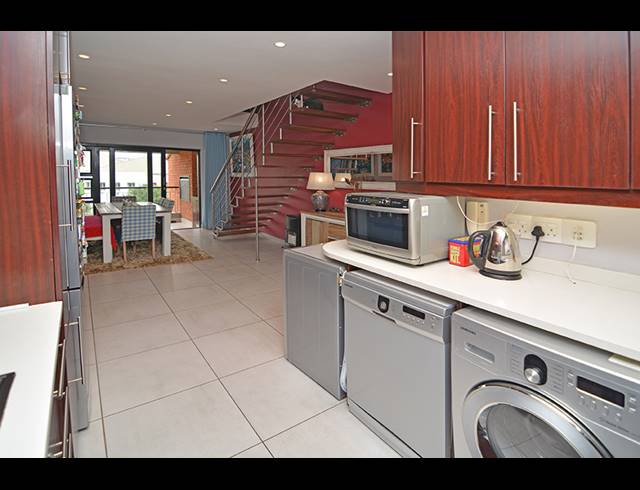 3 BEDROOM APARTMENT FOR SALE IN GREENSTONE HILL